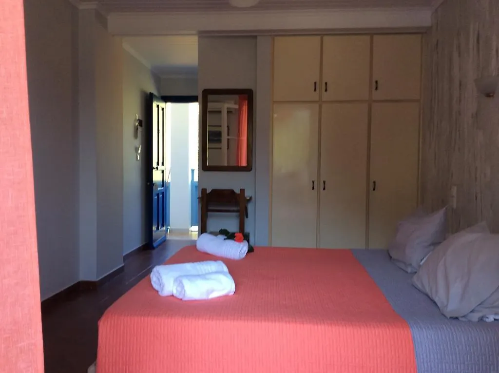 Aparthotel Milos Studios Lourdata
